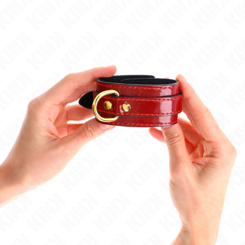 KINK - MENOTTES DE POIGNET JOANNA ANGEL ROUGES RÉGLABLES AVEC CHAÎNE DORÉE 16,5-26 CM X 4 CM