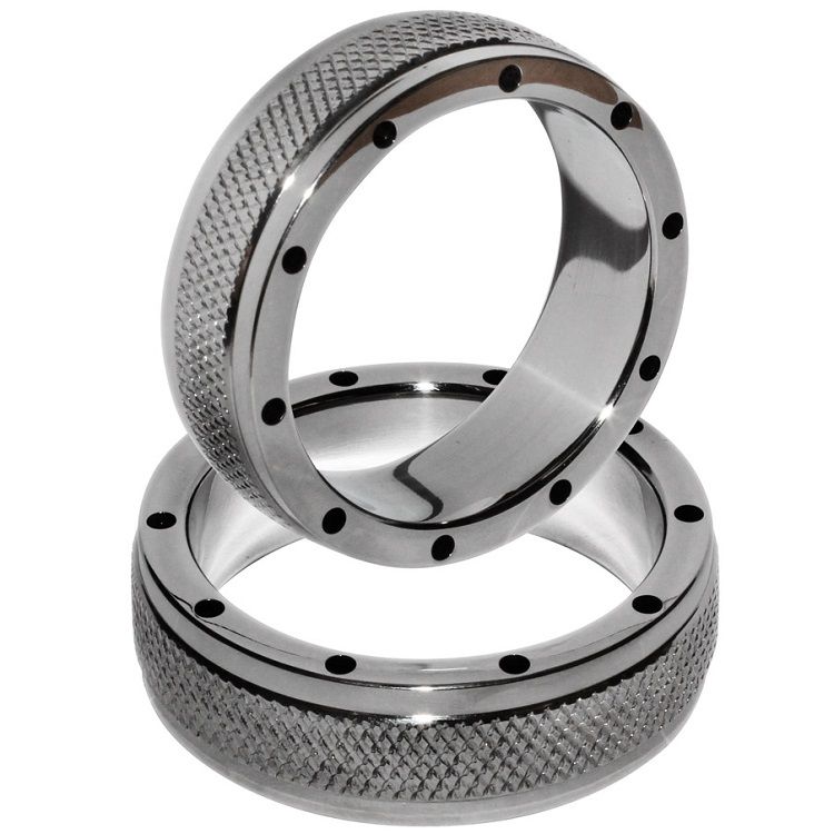 METAL HARD - ANNEAU EN MÉTAL POUR PÉNIS ET TESTICULES 45 MM